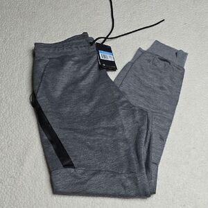 985 NWT Nike Standard Fit Taper Leg Sz Med 805163-091